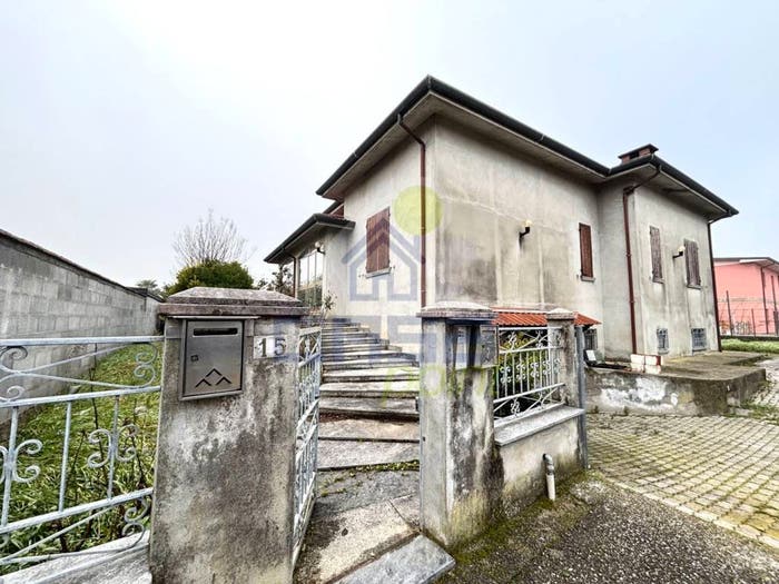 Casa con 6 locali in vendita in Via Antonio Gramsci, Centro, Rivarolo Mantovano