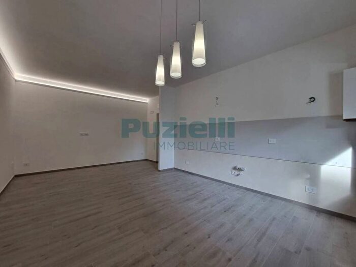 Appartamento con 6 locali in vendita in Via Enzo Ficcadenti, Fermo