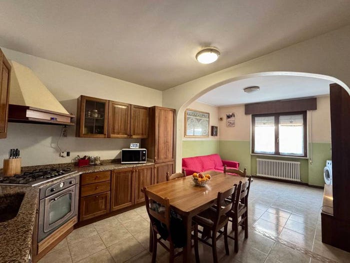 Casa con 6 locali in vendita in Centro, Brogliano