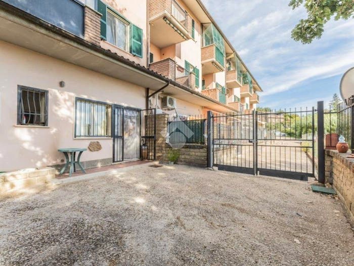 Appartamento trilocale in vendita in Via Rimessa Roghi, Centro, Canale Monterano