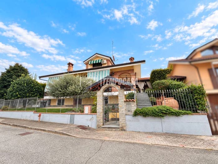 Casa con 6 locali in vendita in Via Federico Fellini, San Giusto Canavese
