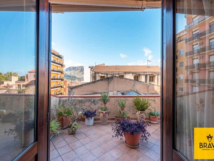 Appartamento trilocale in vendita in Via Giuseppe Garibaldi, Centro, Termini Imerese