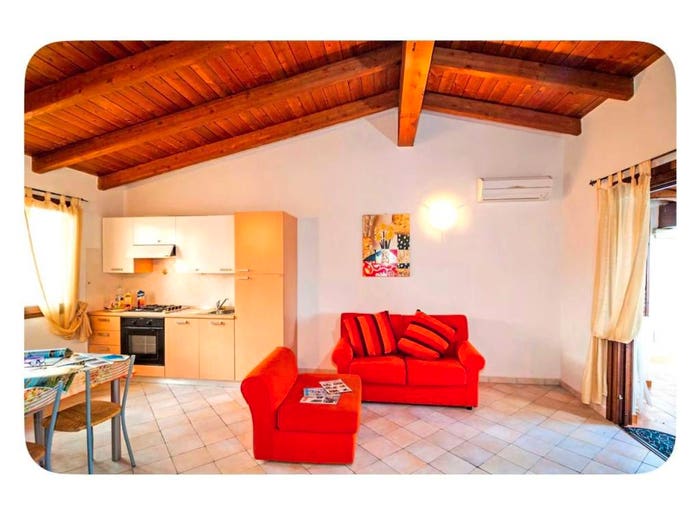 Appartamento trilocale in vendita in Via Liguria, Centro, Budoni
