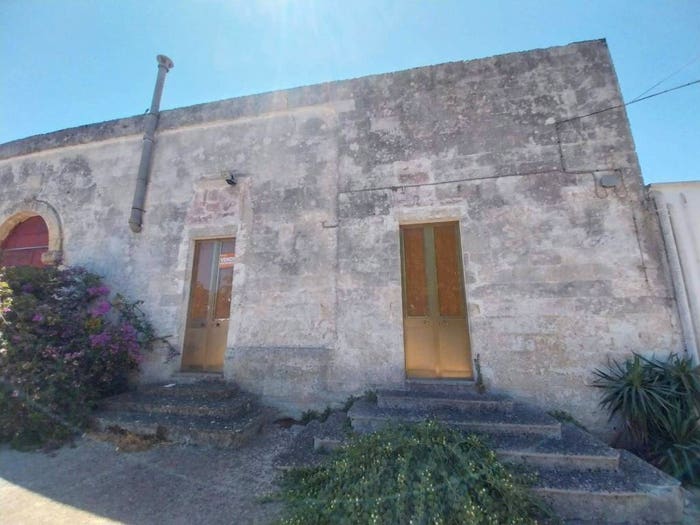 Casa con 6 locali in vendita in Strada Provinciale di Maglie e Santa Cesarea, Santa Cesarea Terme