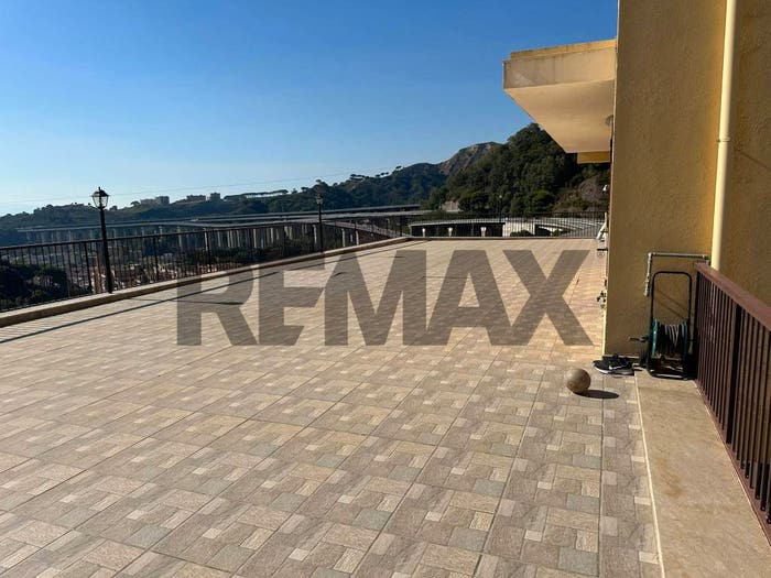 Appartamento con 5 locali in vendita in Cda baglio San Michele, Giostra, Messina