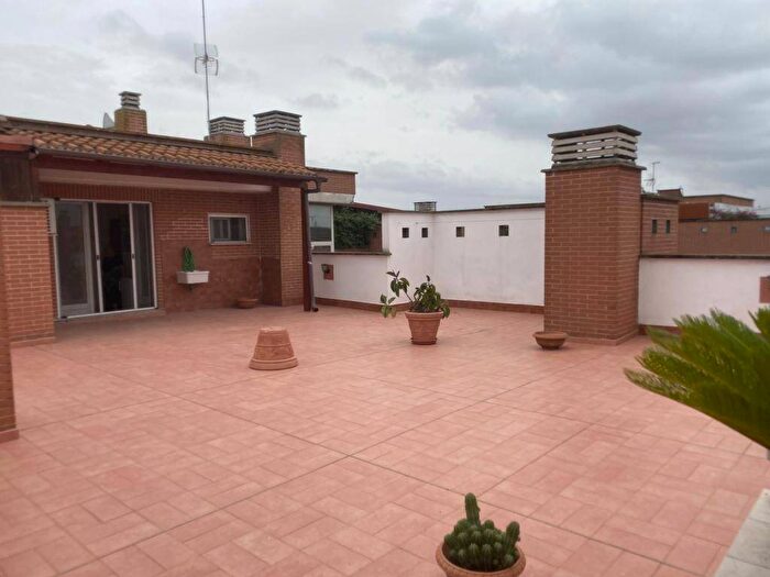 Casa quadrilocale in vendita in Via Andrea Millevoi, Cecchignola Giuliano Dalmata, Roma