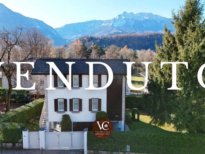 Casa con 6 locali in vendita in Via Santa Croce, Centro, Levico Terme