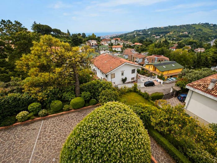 Casa con 6 locali in vendita in Via Monte Fumaiolo, Montesilvano Colle, Montesilvano