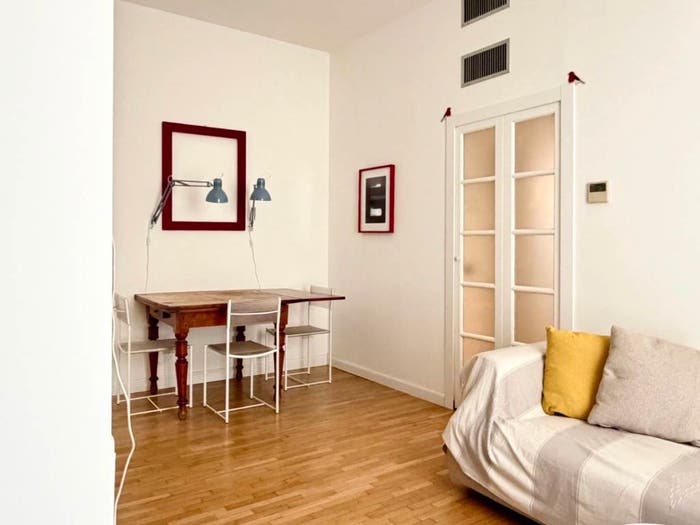 Appartamento quadrilocale in vendita in Via Carroccio, Corso Genova, Milano
