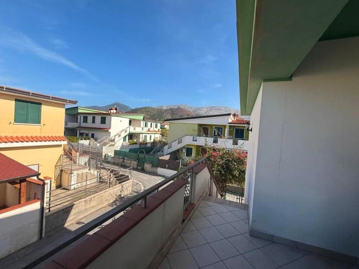 Appartamento trilocale in vendita in Viale Caravaggio, Baia del Carpino Petrosa Piano Grande, Scalea