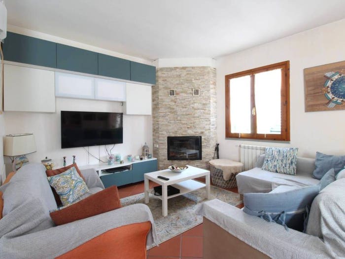 Casa con 6 locali in vendita in Viale delle Olimpiadi, Serravalle Tinaia, Empoli