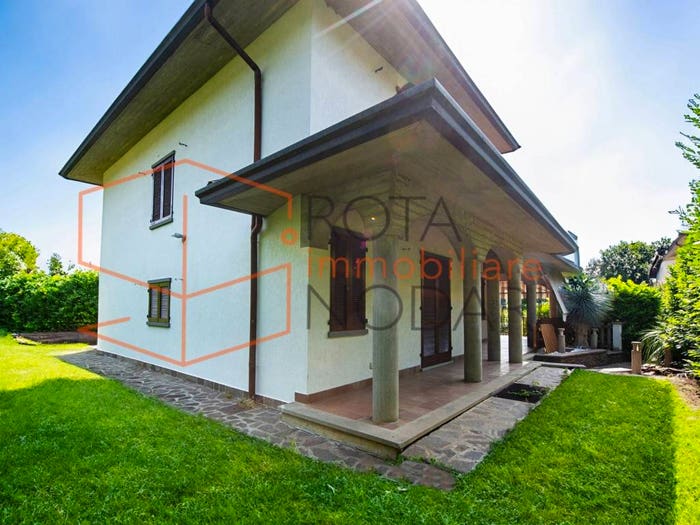 Casa con 6 locali in vendita in Via Saleccia, Centro, Ranica