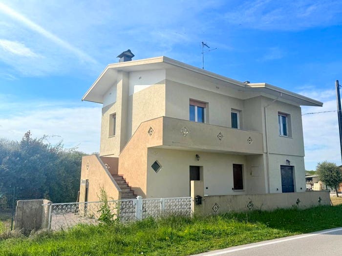 Appartamento quadrilocale in vendita in Via Volton, Bevazzana, Latisana