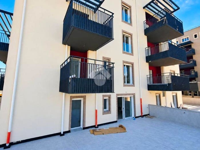 Appartamento quadrilocale in vendita in VIA DOMIZIA, Centro, Guidonia Montecelio