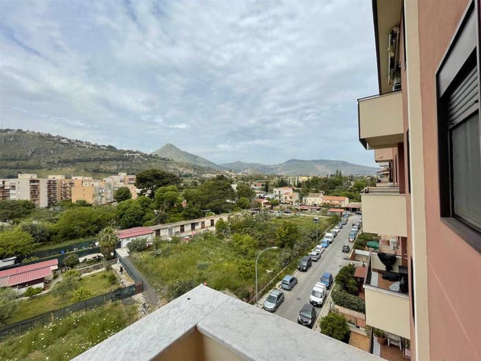 Appartamento quadrilocale in vendita in Via Francesco Donzelli, Calatafimi Alta, Palermo