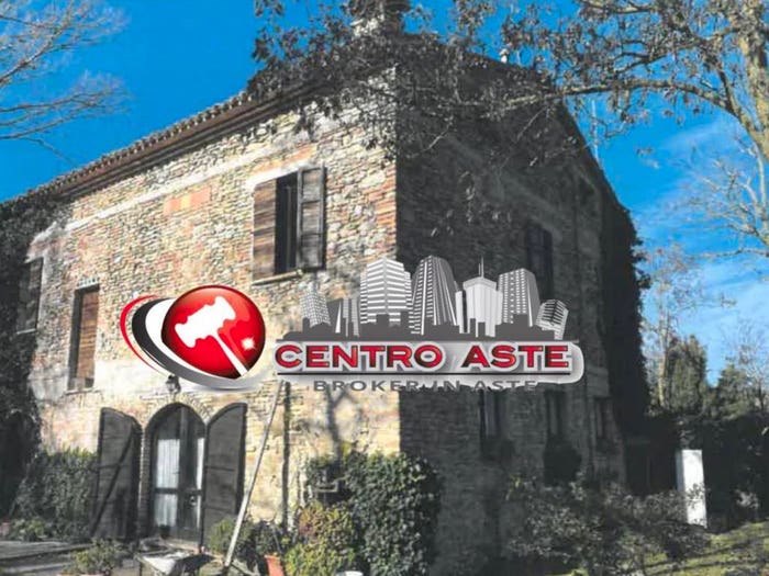 Casa con 6 locali in vendita in Via Montecalende Urbino PU Italia, Urbino