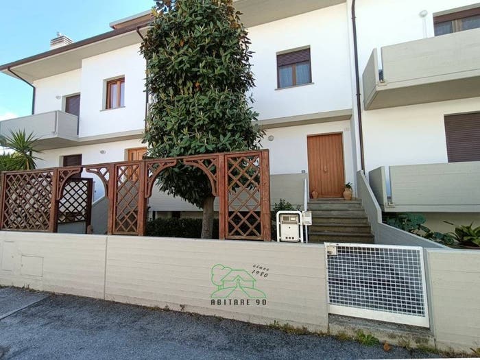 Casa con 6 locali in vendita in VIA Alfredo Casella, Bellocchi Falcineto, Fano