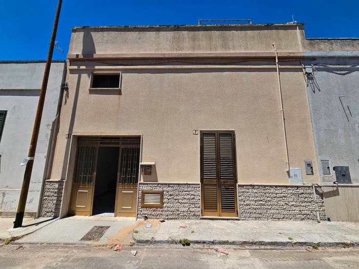 Appartamento con 6 locali in vendita in Via Settembre, PresicceAcquarica