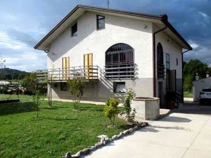 Casa con 6 locali in vendita in Via Lignite No Number, Pofi