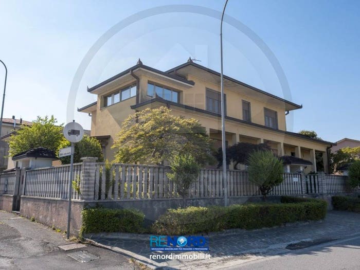 Casa con 6 locali in vendita in Via Adda, Buttirago, Vistarino
