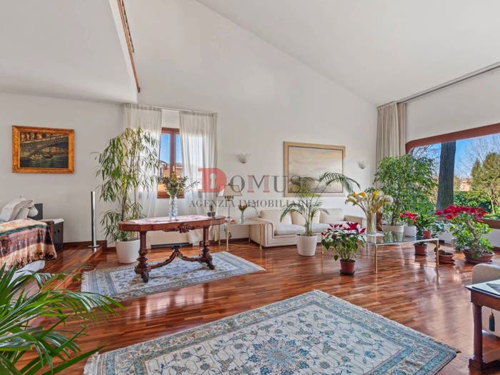 Casa con 6 locali in vendita in Via Lenin, Centro, Concordia sulla Secchia
