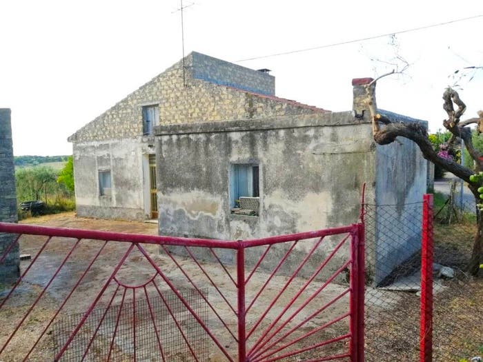 Casa quadrilocale in vendita in Strada Comunale Aquilano, Ortona