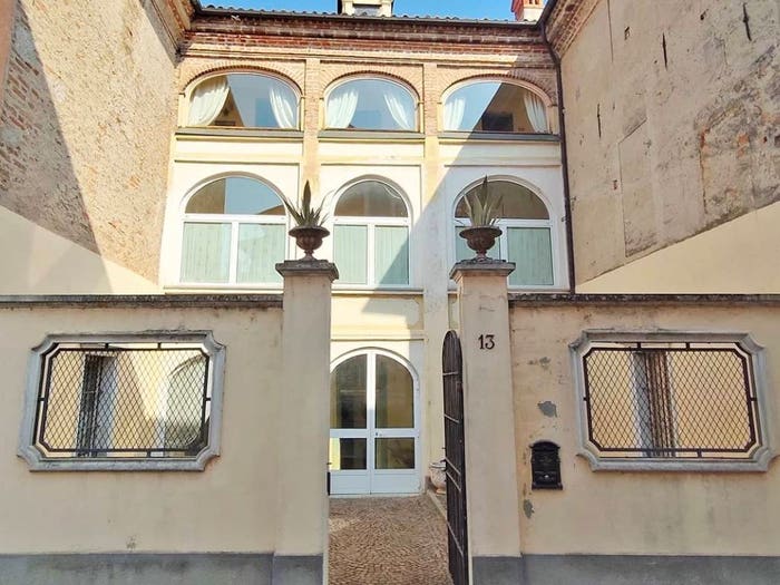 Casa con 6 locali in vendita in Piozzo