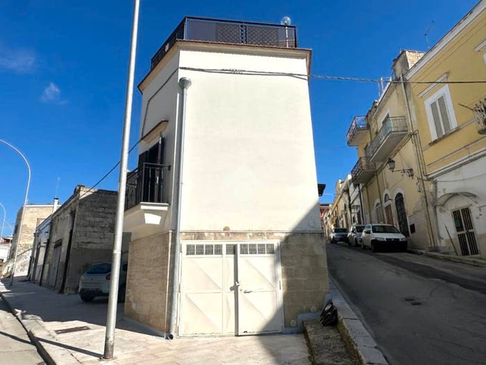 Casa trilocale in vendita in Via Ludovico Ariosto, Centro, Canosa di Puglia