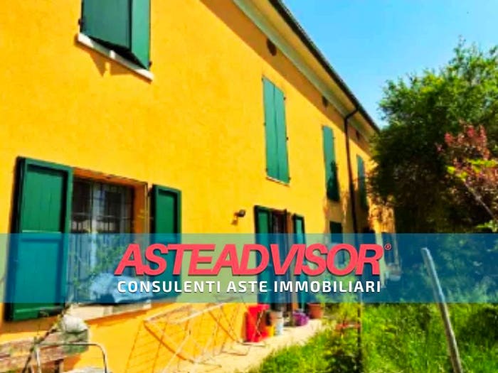 Appartamento con 5 locali in vendita in Frazione di Mortizzuolo Via Massara, Mirandola