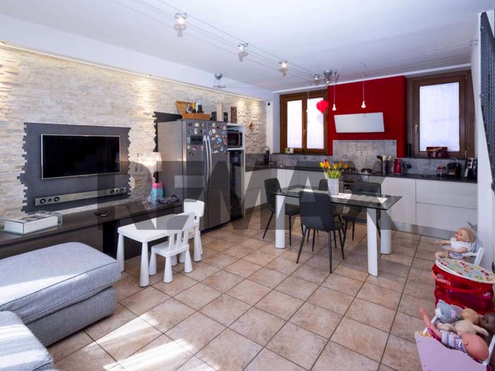 Casa quadrilocale in vendita in PIAZZA LIBERTA', Centro, Cantello
