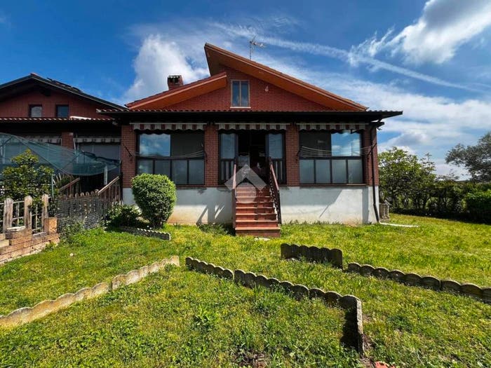 Casa con 5 locali in vendita in Via vittorio alfieri, Bruino
