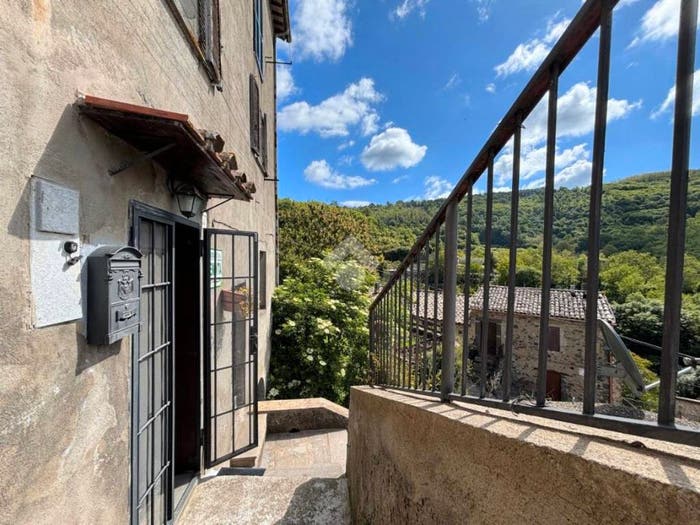 Appartamento monolocale in vendita in Via S Giuseppe, Latera