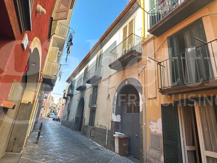 Casa in vendita in Via Cadorna, Aversa