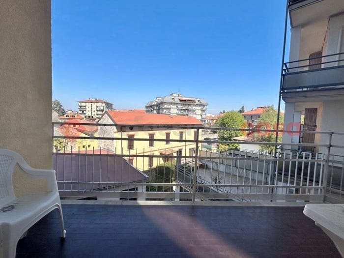 Appartamento trilocale in vendita in Via Roma, Centro, Arona
