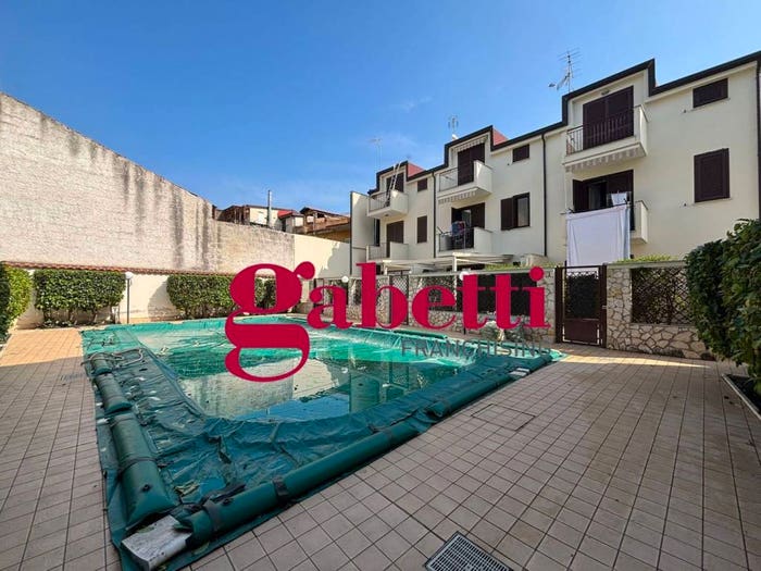 Casa con 6 locali in vendita in Via Gibuti C, Recale