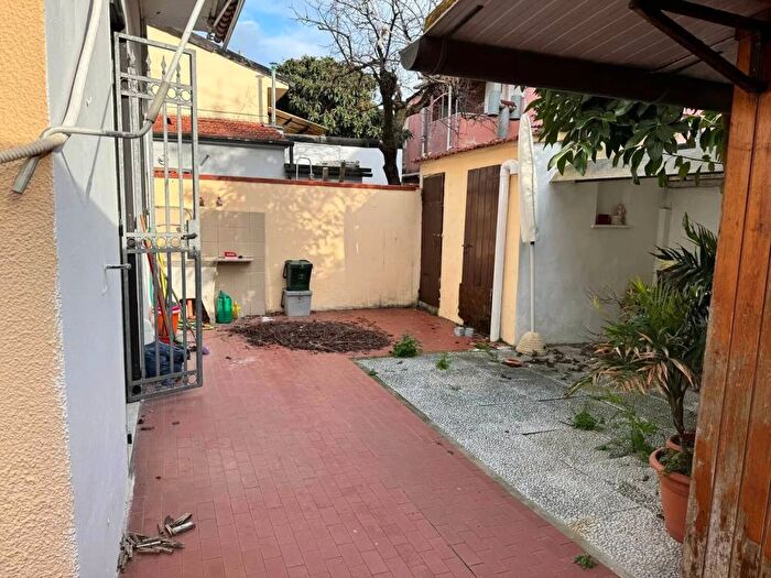 Casa con 6 locali in vendita in Via Sant'Ambrogio, Marco Polo Don Bosco, Viareggio