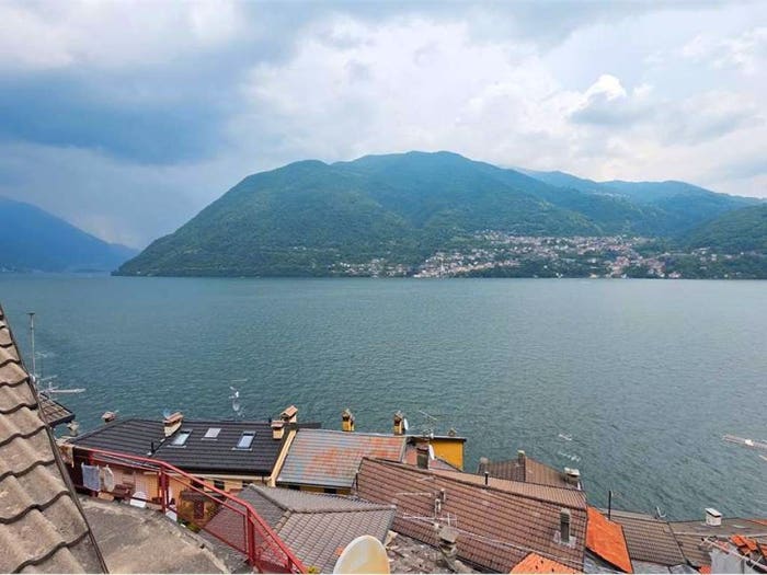 Casa con 6 locali in vendita in Via Cantoni, Brienno