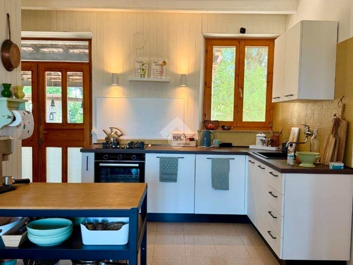 Casa con 6 locali in vendita in Via Poramaiolo, Baschi