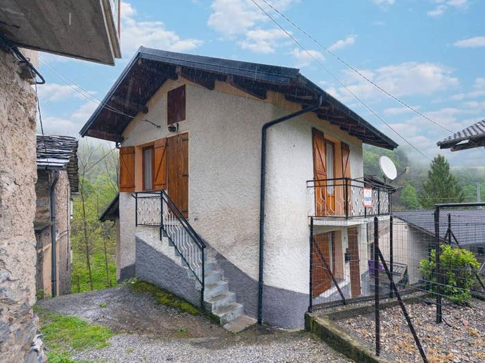 Casa quadrilocale in vendita in Borgata Grangie, Pradleves
