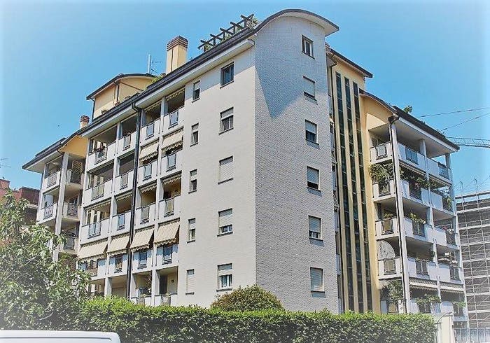 Appartamento quadrilocale in vendita in Via Fratelli Rizzardi, Trenno, Milano