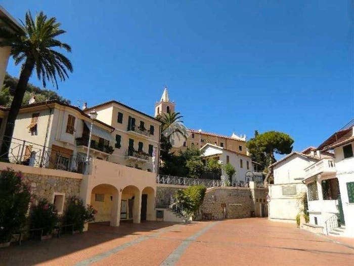 Appartamento bilocale in vendita in Via S Nicolò, Borghetto San Nicolò, Bordighera