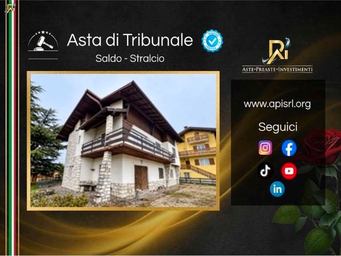 Casa con 6 locali in vendita in Viale Dolomiti, Chiesa, Lavarone