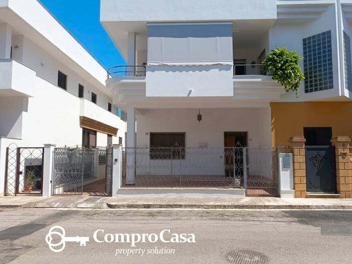 Casa quadrilocale in vendita in Via John Fitzgerald Kennedy, Novoli