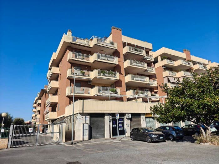 Appartamento trilocale in vendita in Via della Martinica, Ostia Ponente, Roma