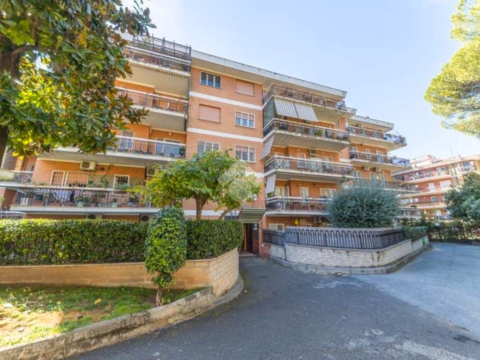 Appartamento trilocale in vendita in Via Antonio Silvani, Nuovo Salario, Roma