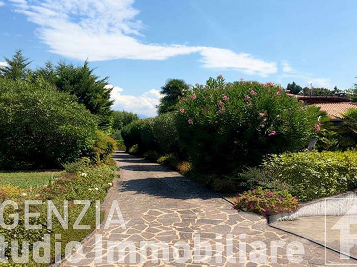 Casa con 6 locali in vendita in Soiano del Lago