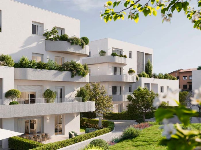 Appartamento quadrilocale in vendita in Via Monsignor G Nava, Centro, Lurago d'Erba