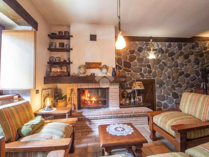 Casa con 6 locali in vendita in Rapelle, Antrodoco