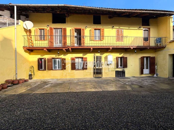 Casa con 6 locali in vendita in Via San Giorgio, Centro, Caluso
