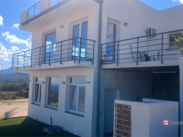 Casa con 6 locali in vendita in Viale Italia Montepiselli, Messina
